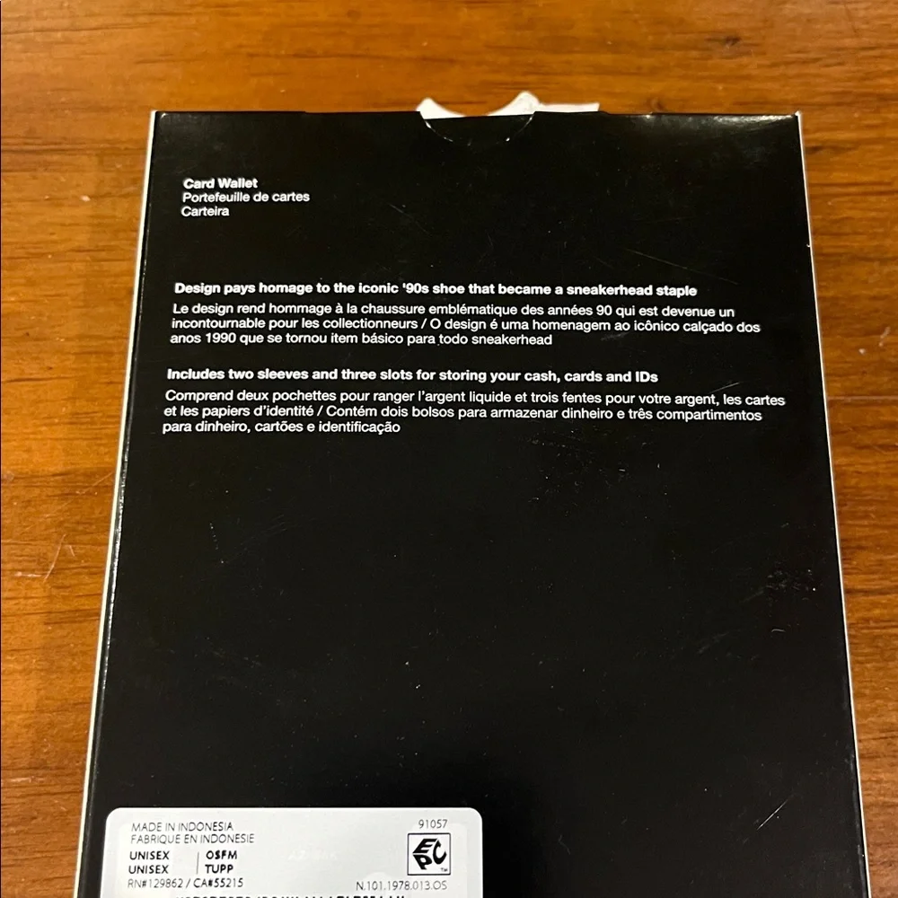 Nike Air Max 90 Card Case Wallet new white silver Polyurethane.
